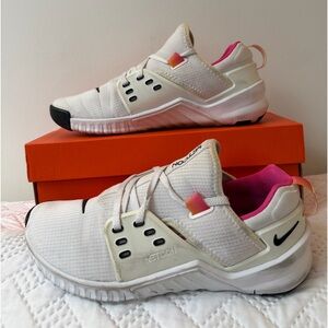Nike Metcon 4 White Pink Athletic Sneakers Running Shoes Weight Lifting Size 8.5